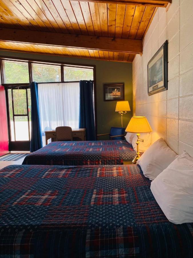 Huron Sands Motel And Restaurant Providence Bay Exteriör bild