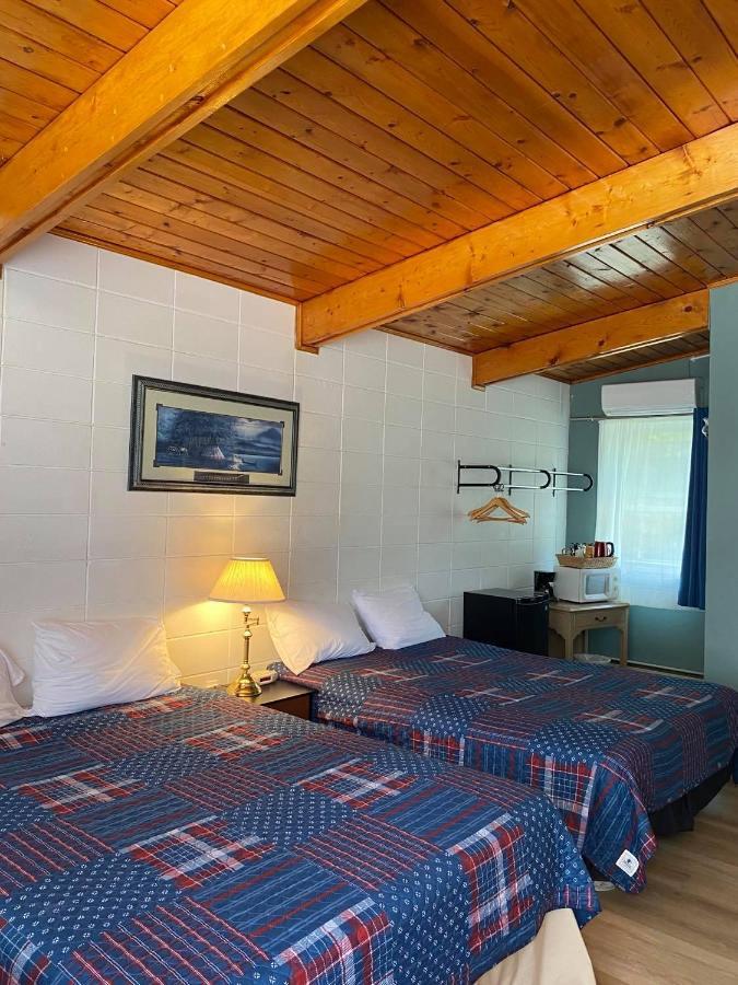 Huron Sands Motel And Restaurant Providence Bay Exteriör bild